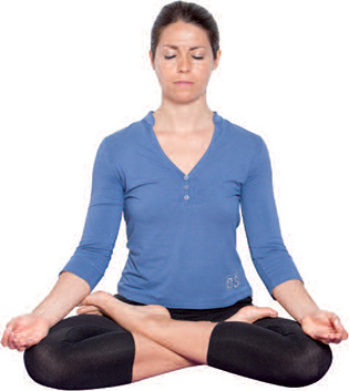 Respirazione-del-calabrone-Bhramari-pranayama---Mantra-in-padmasana